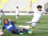 Karşıyaka gol oldu yağdı...