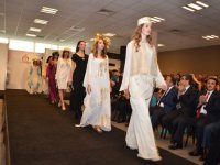 Karşıyaka Halk Eğitim'den muhteşem defile