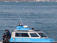 Karşıyaka İskelesi açıklarında ceset bulundu