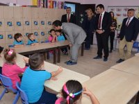 Karşıyaka Kaymakamı Yücel öğrencilerin programına katıldı