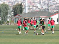 Karşıyaka, Kızılcabölükspor karşısında