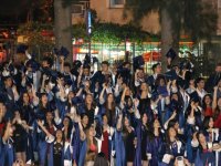 Karşıyaka Lisesi'nde mezuniyet coşkusu