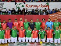 Karşıyaka Masterler Salon Futbol Turnuvası şöhretlerle başladı…