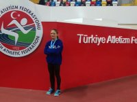 Karşıyaka Ortaokulu’ndan Simay, Türkiye’nin en hızlısı…