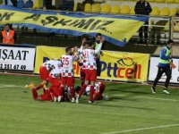 Karşıyaka Play-Off umudunu tazeledi