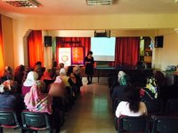 Karşıyaka Rotaract'tan Anne Çocuk Sağlığı eğitimi