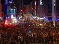 Karşıyaka şampiyonluğu bu akşam da kutlayacak