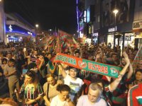 Karşıyaka şampiyonluğu kutluyor...