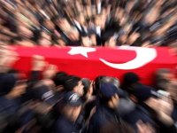 Karşıyaka şehidine ağlıyor...