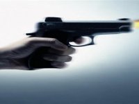 Karşıyaka'da silahlar çekildi! 7 yaralı...