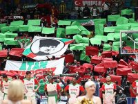 Karşıyaka taraftarı Frankfurt'ta şov yaptı