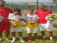 Karşıyaka Teniste Türkiye şampiyonu...