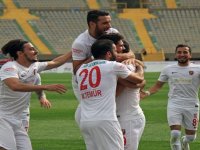 Karşıyaka, Tokatspor'u 4 golle geçti
