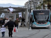 Karşıyaka Tramvayı 1 haftada 100 bin yolcu taşıdı