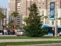 Karşıyaka Tramvayı ilk gün kaza yaptı...