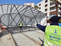 Karşıyaka tramvayına brandalı koruma