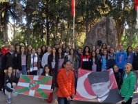 Karşıyaka Voleybol Alt Yapısı Zübeyde Ana'nın huzurunda...