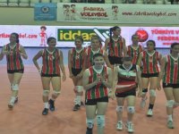 KARŞIYAKA VOLEYBOL GENÇ KIZLAR ÇEYREK FİNALDE ELENDİ