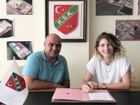 Karşıyaka voleybolda Seray'ı aldı