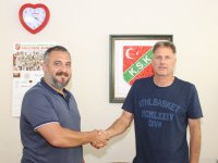 Karşıyaka Voleybol'da dümene Tamer Yaşar Çamlıbel geçti