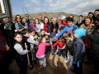 Karşıyaka'da 3 yılda 50 bin fidan toprakla buluştu