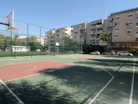 Karşıyaka'da 327 bin TL'ye basketbol sahaları yenileniyor