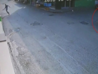 Karşıyaka'da 8 kişi pompalı tüfeklerle market bastı!