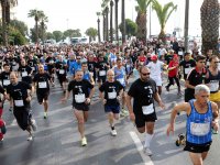 Karşıyaka'da Ata’dan Ana’ya koştular