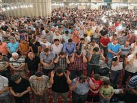 Karşıyaka'da bayram namazı saat 06.52'de