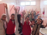 Karşıyaka'da binlerce öğrenci aynı anda ellerini yıkadı