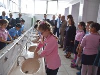 Karşıyaka'da binlerce öğrenci aynı anda ellerini yıkadı