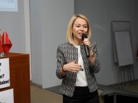 Karşıyaka'da ''Çocuğun Dünyasında Kitap'' konulu panel düzenlendi