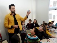 Karşıyaka'da çocuklar eğlenerek matematik öğreniyor