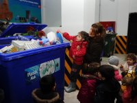 Karşıyaka'da çocuklar geri dönüşümü öğreniyor