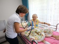 Karşıyaka'da ''Evde Sağlık Destek Merkezi'' dertlere derman oldu