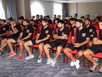 Karşıyaka'da futbolcular kampa gitmedi