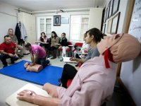 Karşıyaka’da ilk yardım gönüllüleri yetişiyor 