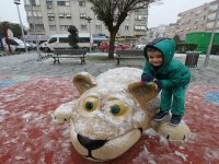 Karşıyaka'da kar sevinci