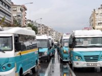 Karşıyaka'da minibüsçüler eylem yaptı