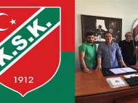 Karşıyaka'da Mustafa ve Ahmet imzaladı