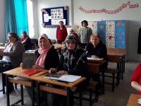 Karşıyaka’da okuma yazma seferberliğine büyük ilgi