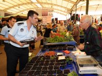 Karşıyaka'da pazaryerleri sıkı denetimde...