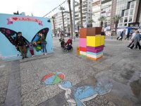 Karşıyaka'da sokaklar resimle süslendi