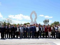 Karşıyaka’da soykırım iddialarına tepki gösterdiler…