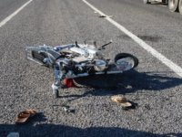 Karşıyaka'da tır altında kalan motosikletli hayatını kaybetti