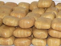 Karşıyaka'da uyuşturucu tacirleri yakalandı