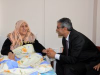 Karşıyaka'da yaşlı ve engelliye özel fatura hizmeti