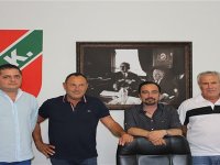 Karşıyaka’da Yönetim ve Divan’dan ortak stat çıkışı