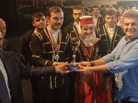 Karşıyaka'daki Halk Oyunları'nda Gaziemir Türkiye Şampiyonu...