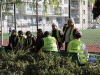 Karşıyaka'daki işçilere ''moladayım'' yazılı önlükler...